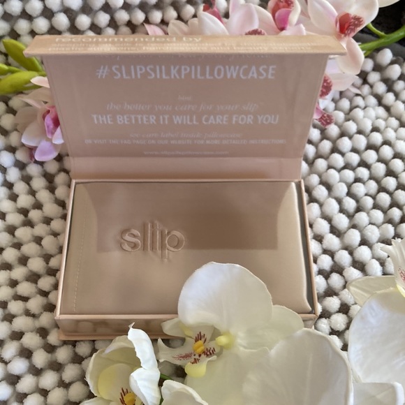 Slip Pure Silk Pillowcase - Picture 4 of 9